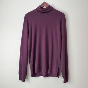 Uniqlo // turtleneck collar long-sleeve tee shirt
